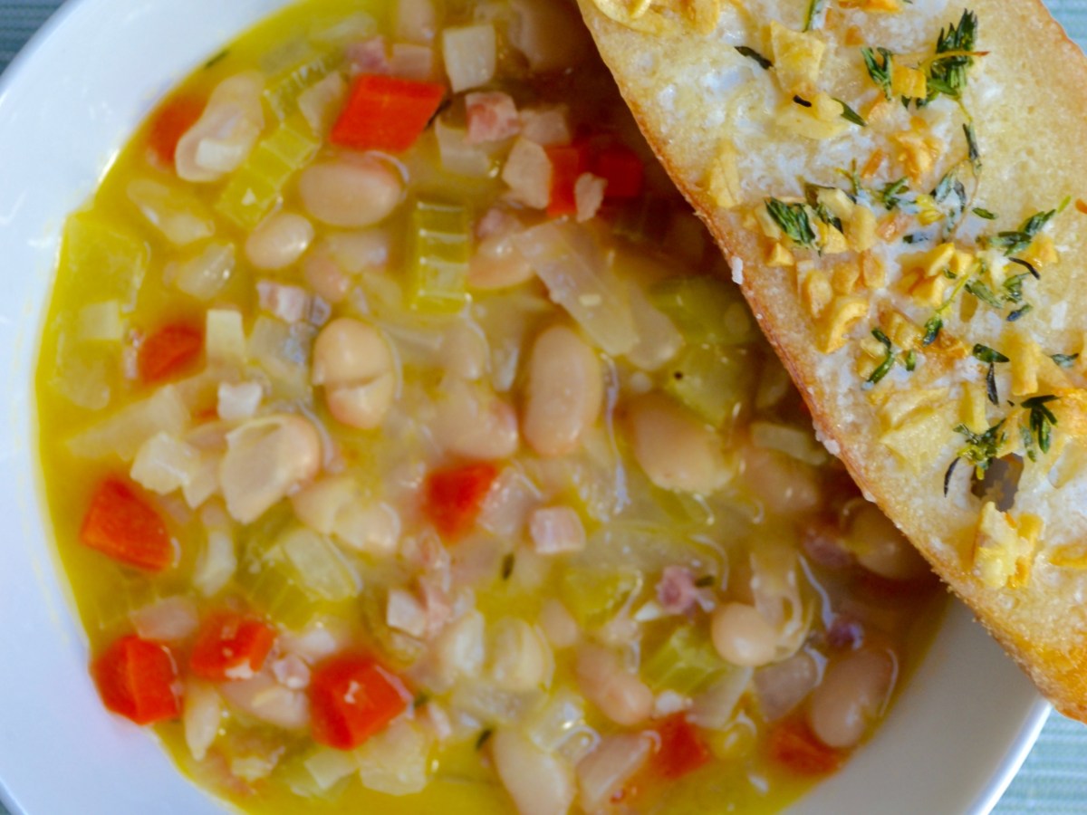 Tuscan White Bean&nbsp;Soup