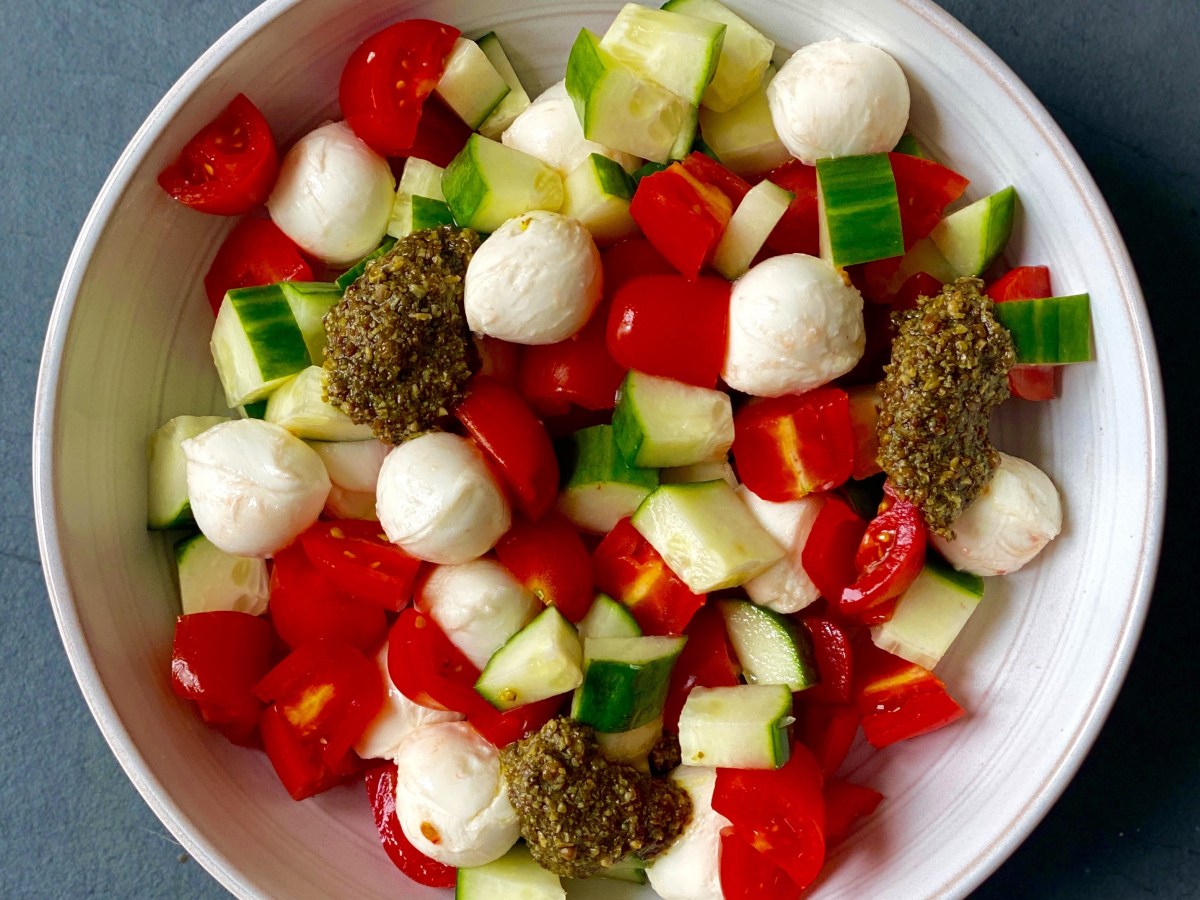 Semi-Homemade Pesto Caprese&nbsp;Salad