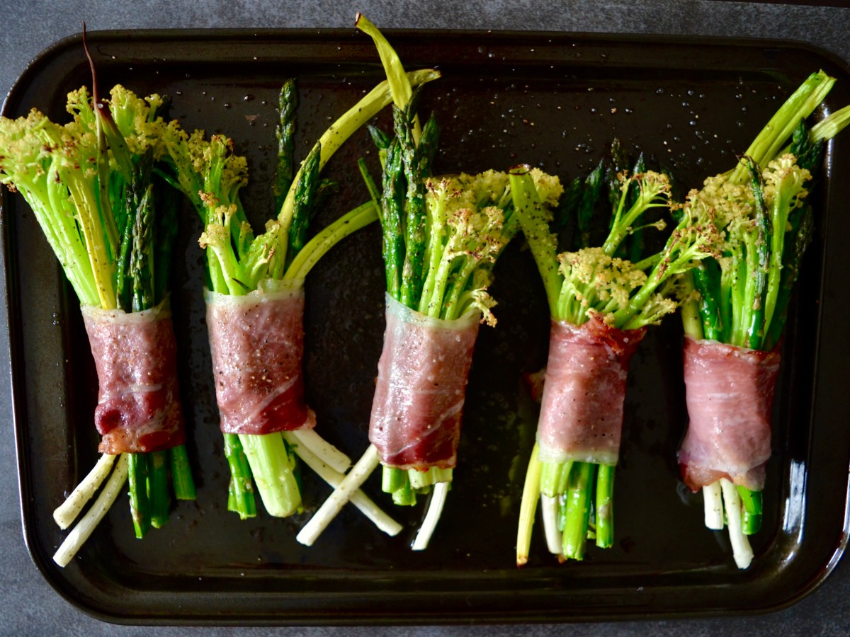 Prosciutto Wrapped Veggie&nbsp;Bundles